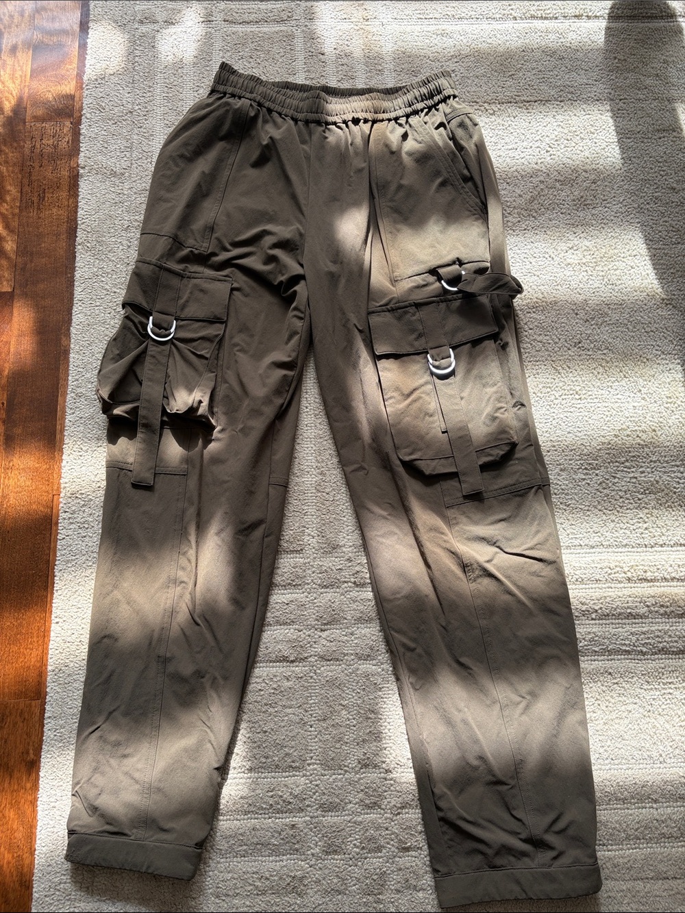 ALO Yoga women’s Cargo Pants - Olive